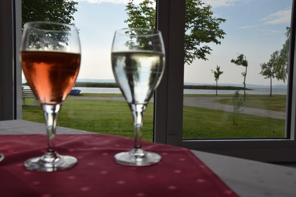 Seehotel Herlinde Podersdorf am See Exterior foto